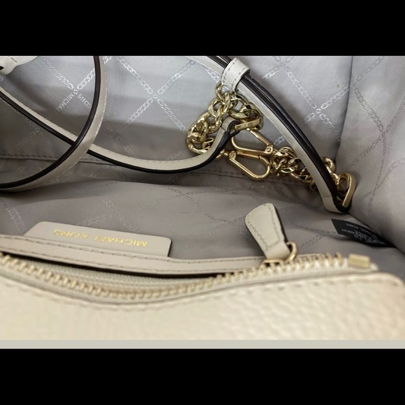 Michael kors purse - Picture 7 of 7